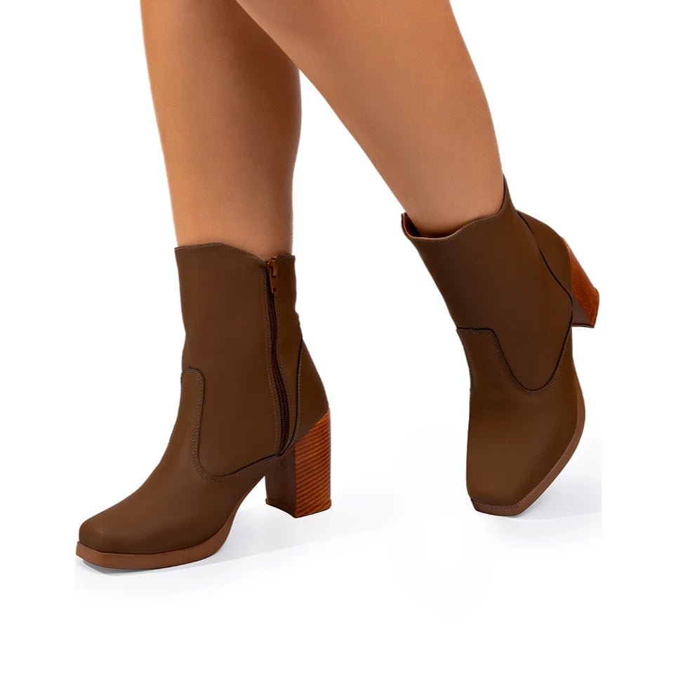 Bota Vidacy Cano Curto Zíper Blogueira
