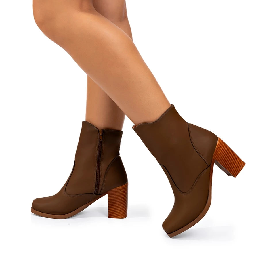 Bota Vidacy Cano Curto Zíper Blogueira