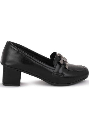 Mocassim Salto Baixo Quadrado Atemporal 